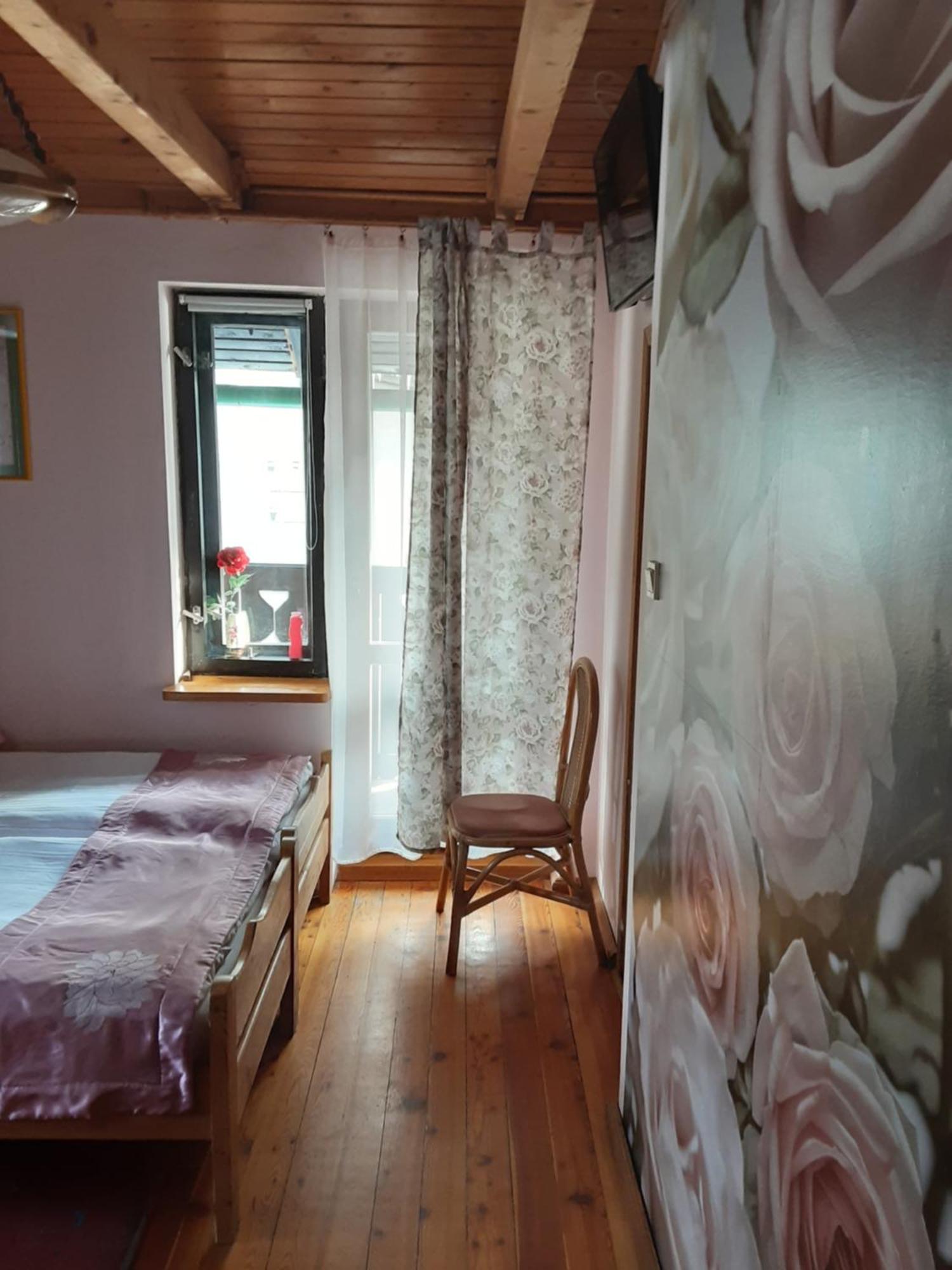 Homestay Contra *